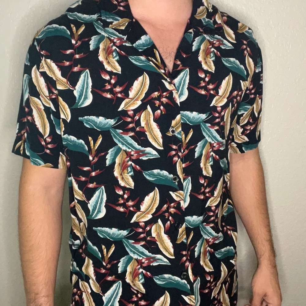 Multi-color Men’s Button Up - Feather Pattern - Short Sleeve - Preppy - Collar